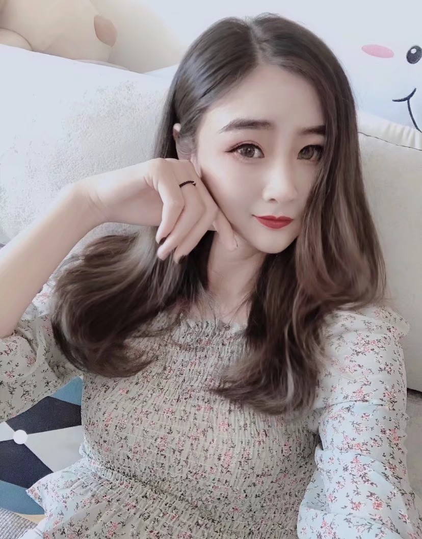 个人漂亮的兼职妹妹   值得一试